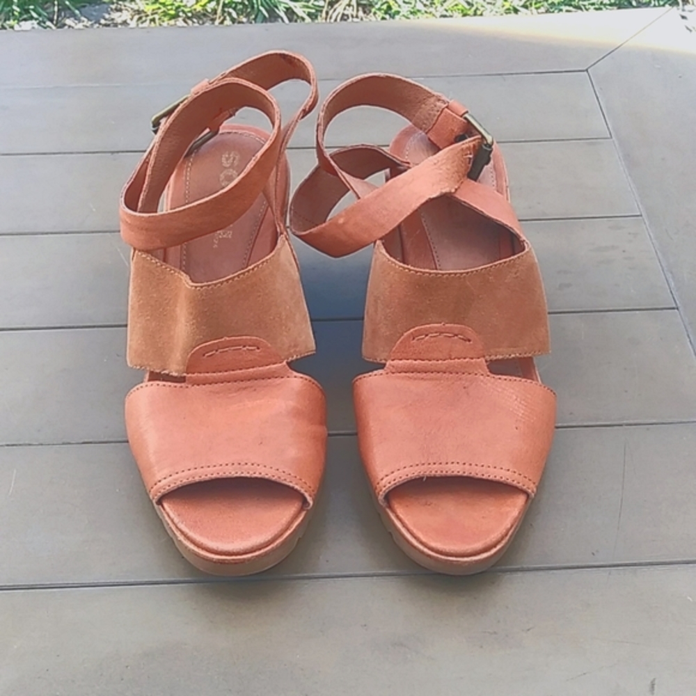 Sorel Wedges - Picture 2 of 11